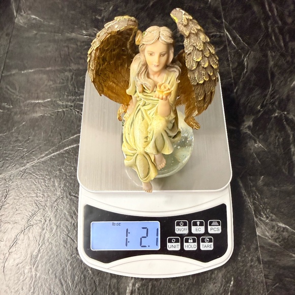 Angel/Fairy Figurine on Glass Ball - Picture 13 of 13